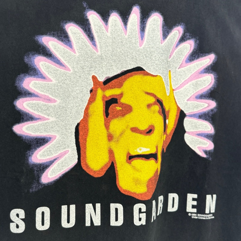 Unisex Vintage T Shirts Soundgarden Tour Exclusive: High-street style featuring a vintage American West Coast hip-hop silhouette, white-ink direct printing, and a heavy-duty distressed wash finish.