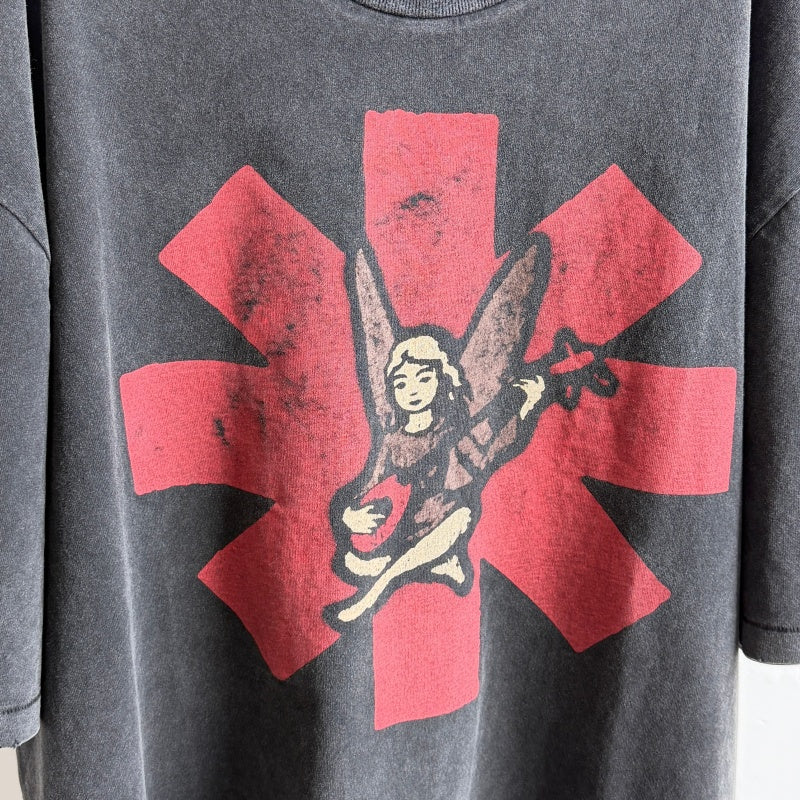 Unisex Vintage T Shirts Saint × Red Hot Chili Peppers Collaboration: Heavyweight 280g pure cotton fabric (post-wash weight), featuring vintage single-stitch and heaven-and-earth (blind stitch) construction, finished with a heavy enzyme-milled wash.