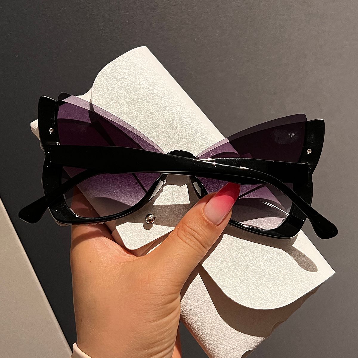 Trendy punk glasses retro pearl butterfly frame