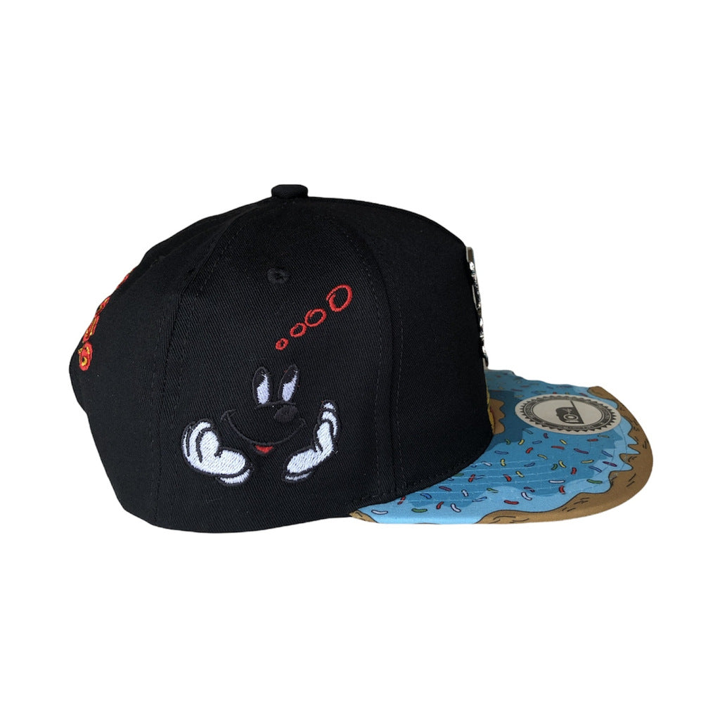 Trendy flat brimmed snapback hatstreasure finger notch visor