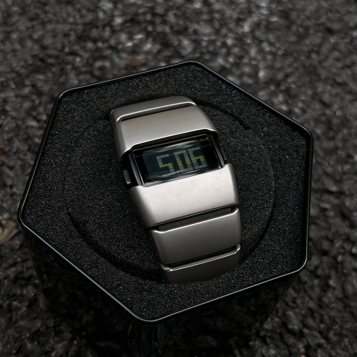 Men's watches y2k special-shaped medieval design for men and women