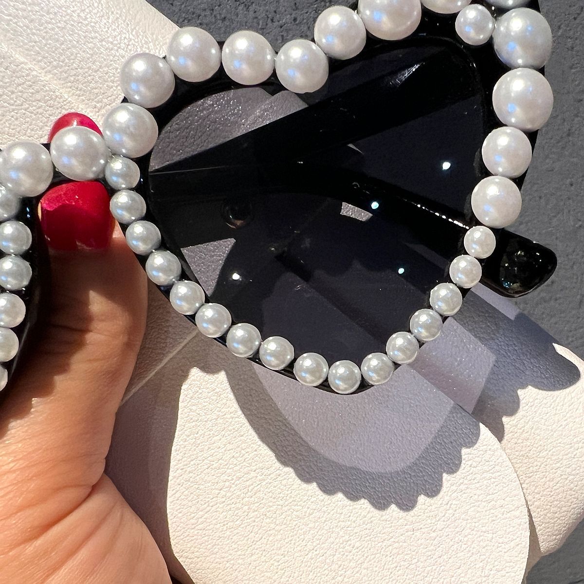 Trendy punk glasses heart inlaid with pearls