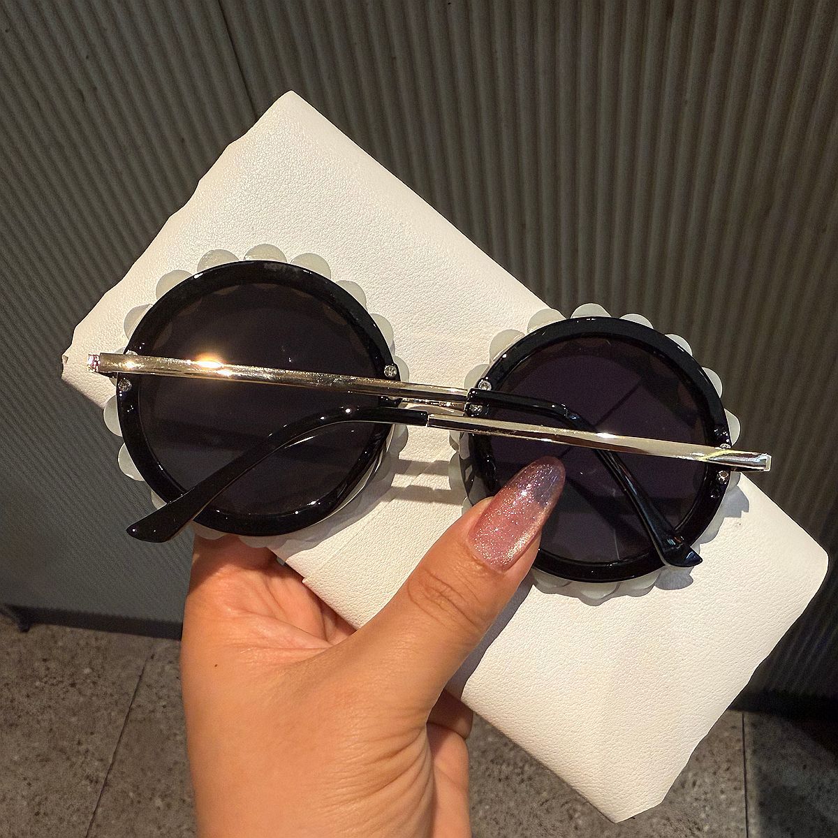Trendy punk glasses retro round frame with pearl trim