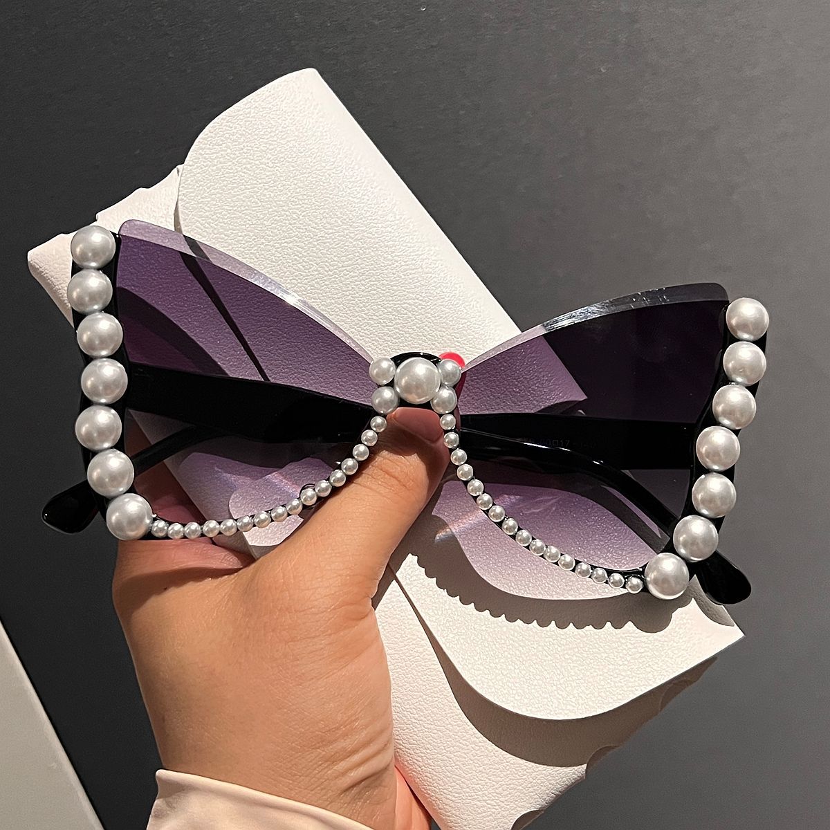 Trendy punk glasses retro pearl butterfly frame