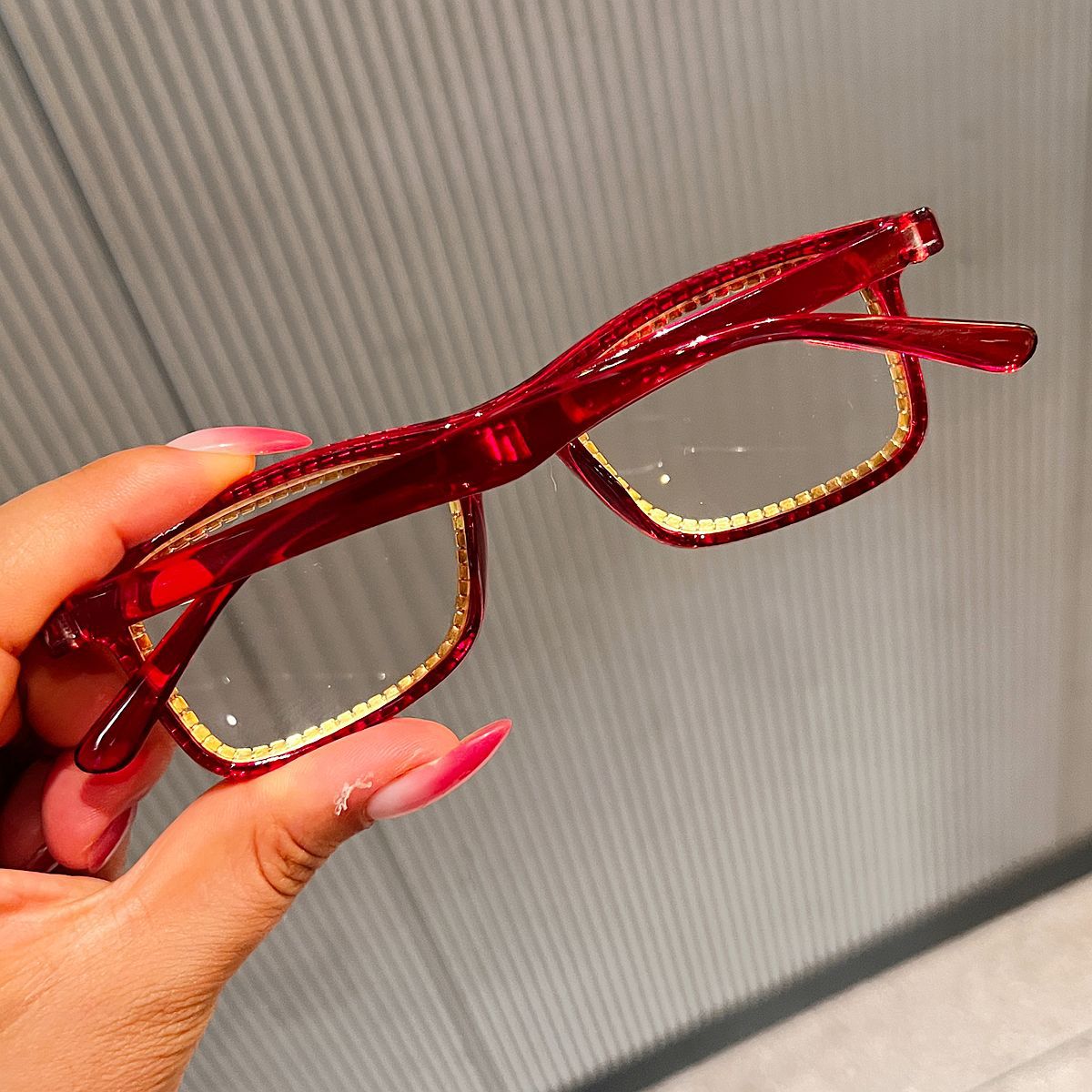 Trendy punk glasses diamond-encrusted anti-blue light retro