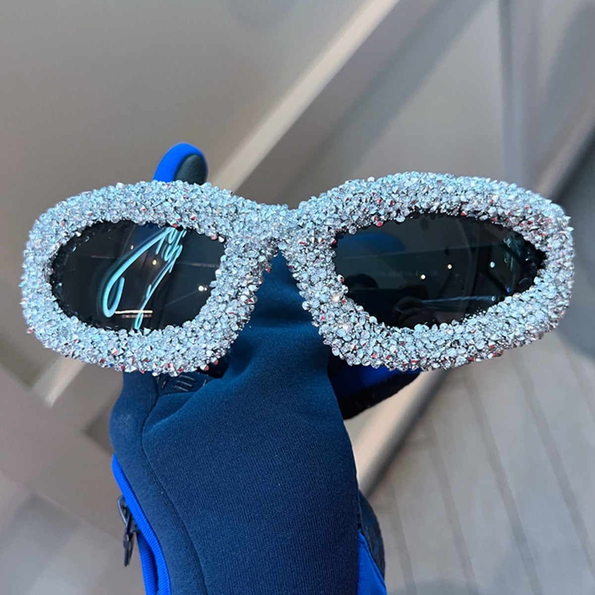 Trendy punk glasses full of diamonds y2k