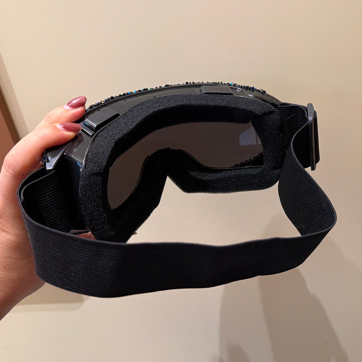 Trendy punk glasses full diamond windproof and dustproof sponge goggles