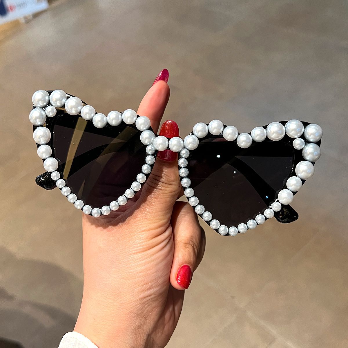 Trendy punk glasses heart inlaid with pearls