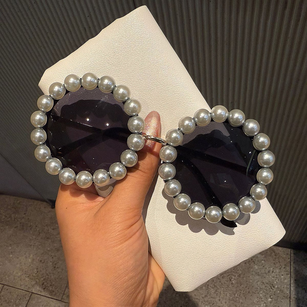 Trendy punk glasses retro round frame with pearl trim