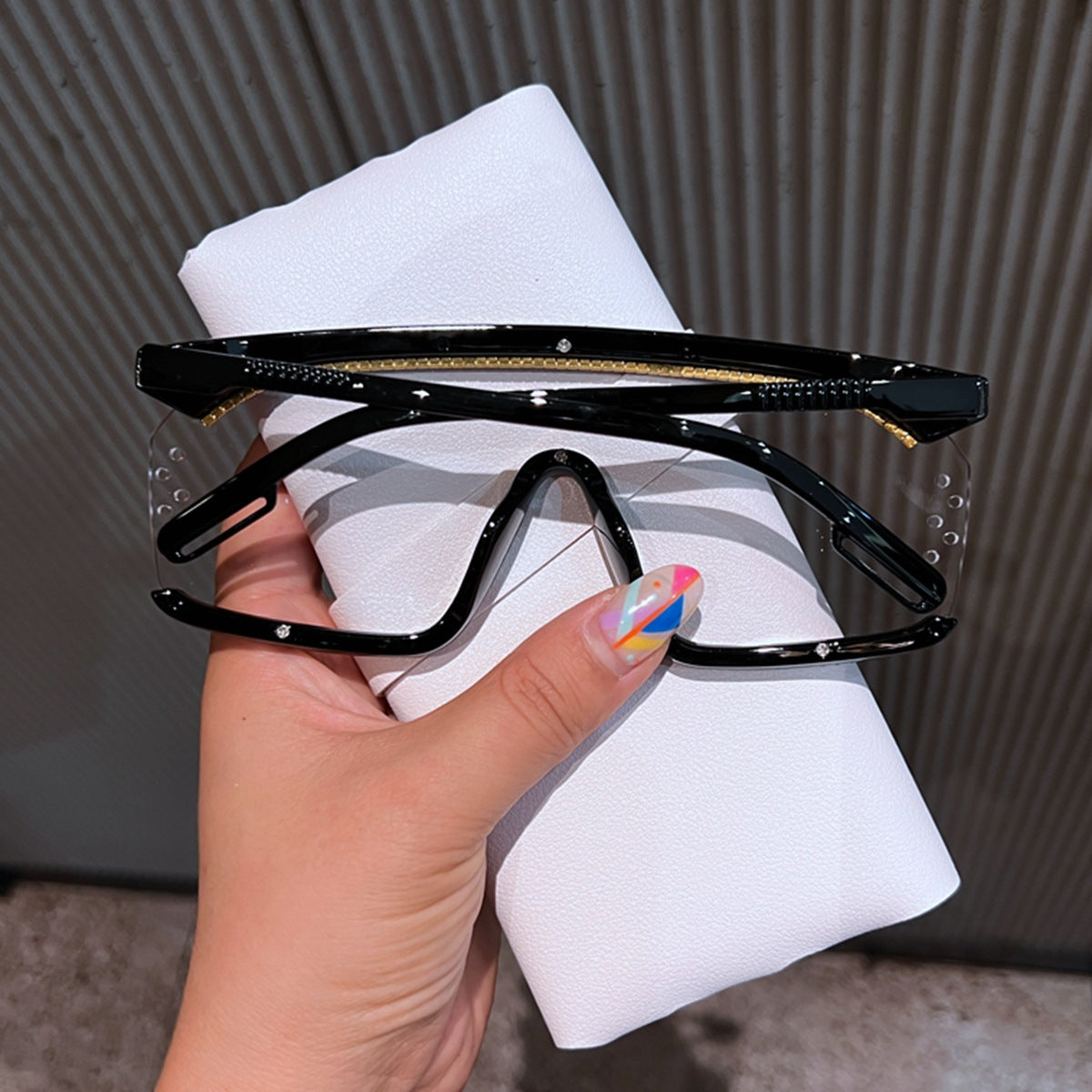 Trendy punk glasses retro one-piece uv protection