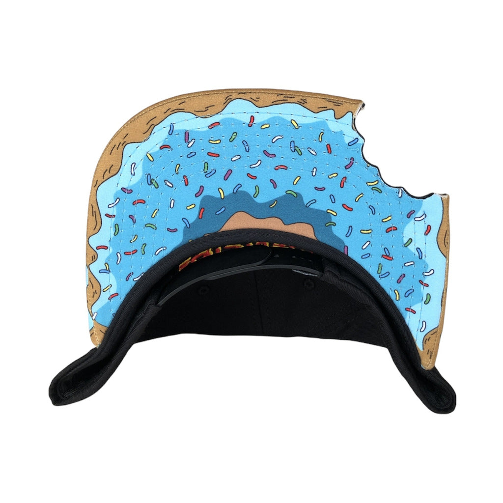 Trendy flat brimmed snapback hatstreasure finger notch visor