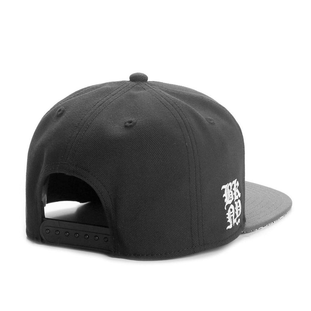 Trendy flat brimmed snapback hatscashew pattern