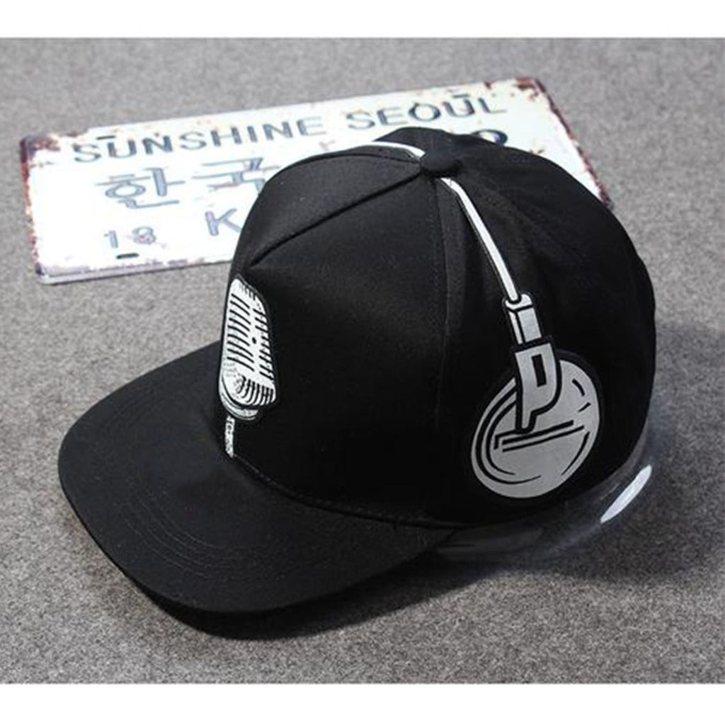 Trendy flat brimmed snapback hatsheadphone microphone shade