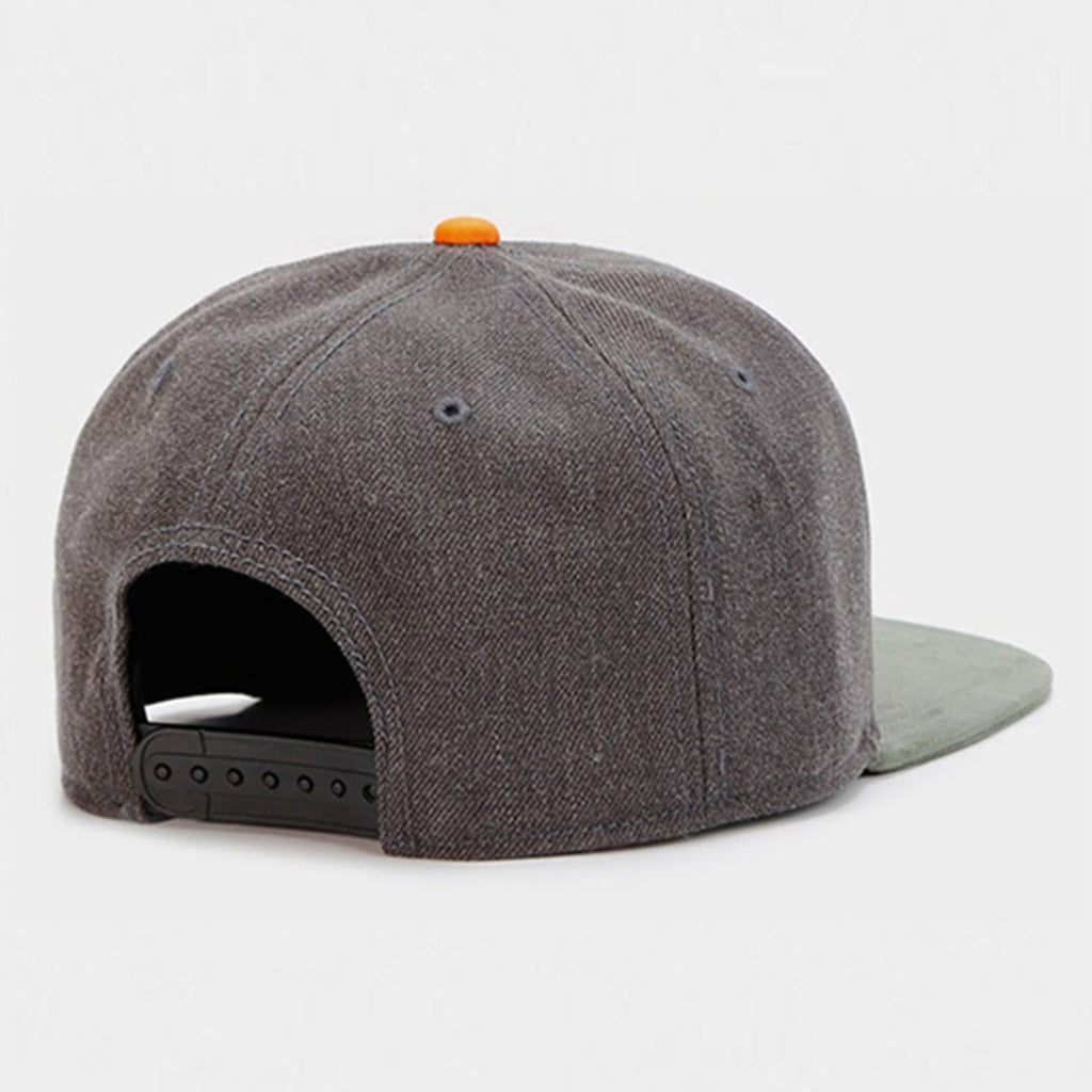 Trendy flat brimmed snapback hatsadjustable breathable sun protection