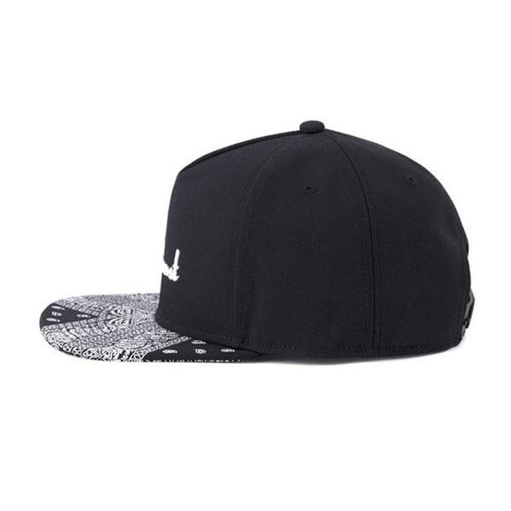 Trendy flat brimmed snapback hatsspring summer