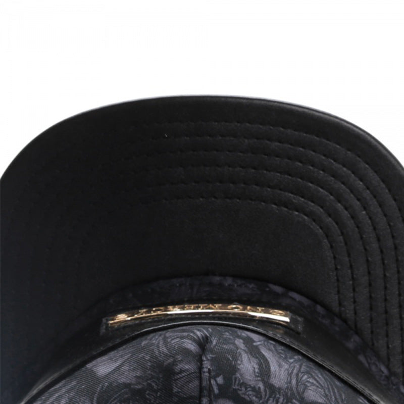 Trendy flat brimmed snapback hatsmetal inlay
