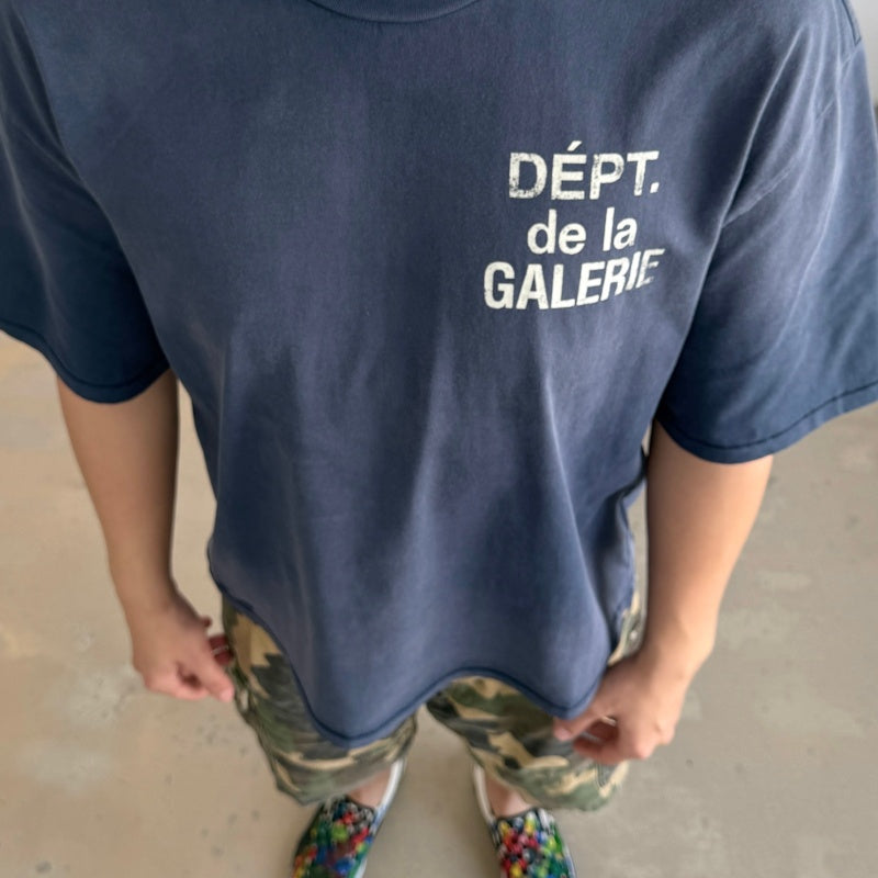 Unisex Vintage T Shirts GALLERY DEPT. 26SS South Beach Exclusive Street-Style T-Shirt: Multi-zone garment spray-distressing, hand-distressed hem, enzyme-washed finish, and vintage-style double-needle stitching.