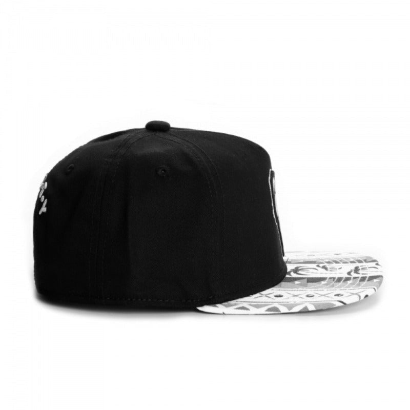 Trendy flat brimmed snapback hatsnovelty grids