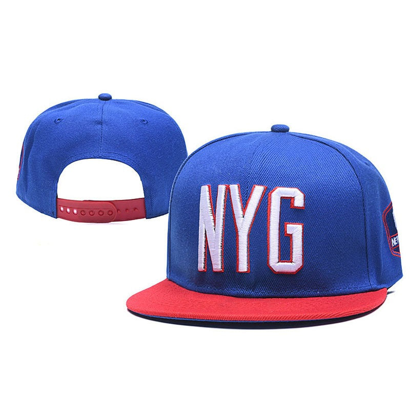 Trendy flat brimmed snapback hatscharlotteletter