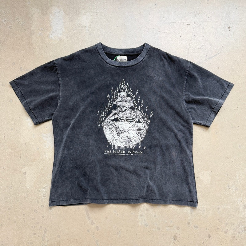 Unisex Vintage T Shirts GALLERY DEPT. 26SS THE WORLD IS OURS Limited Edition: Heavyweight, washed-and-distressed streetwear T-shirt featuring a boxy, cropped punk-inspired fit.