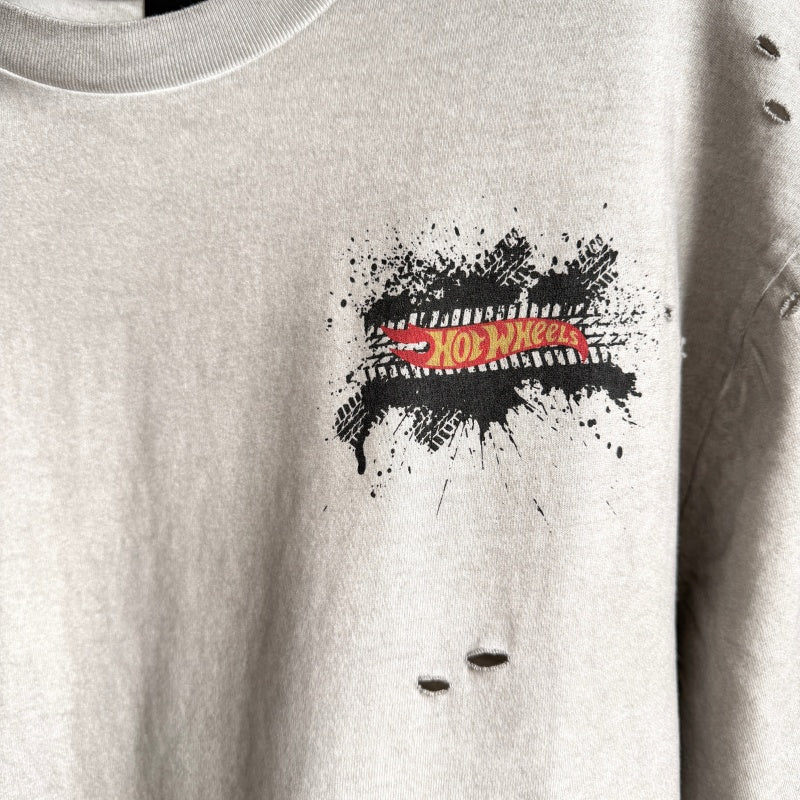 Unisex Vintage T Shirts Saint x Hot Wheels x Land Rover Defender three-way collaboration: featuring a lid-and-base style collar construction with single-needle stitching, a special enzyme-abrasion and vintage-wash finish, direct-to-garment white in