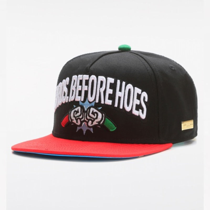 Trendy flat brimmed snapback hatsadjustable