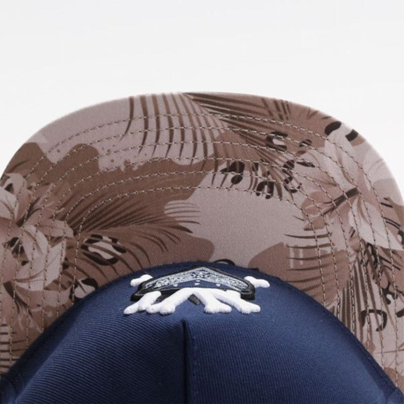 Trendy flat brimmed snapback hatsspring and summer sunshade breathable