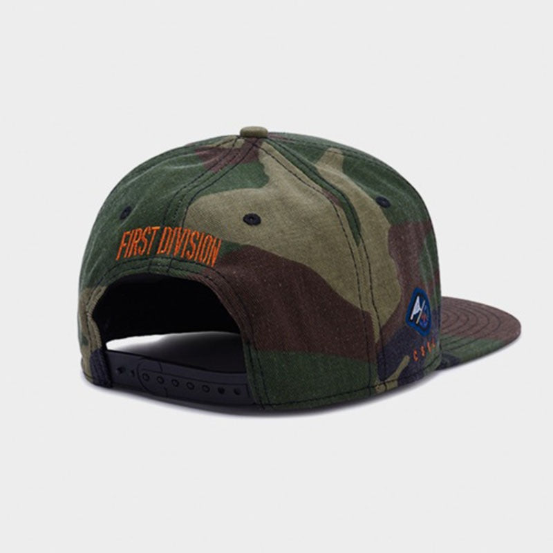 Trendy flat brimmed snapback hatscamouflage
